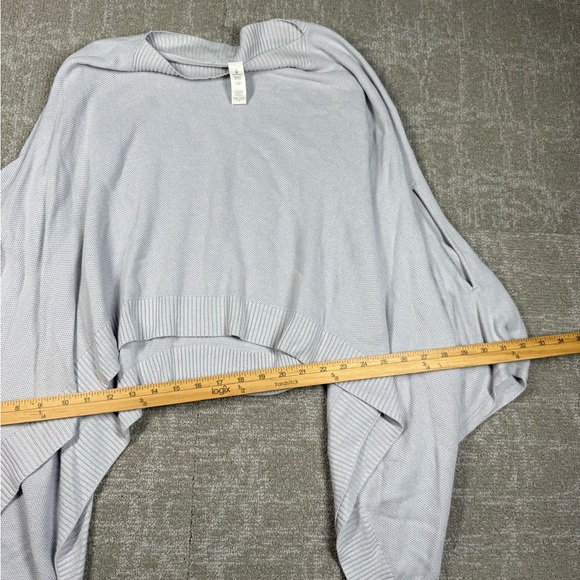 Lululemon Athletica Women's Foward Flow Pink
Poncho Woven Silk Cape OS - Picture 3 of 6